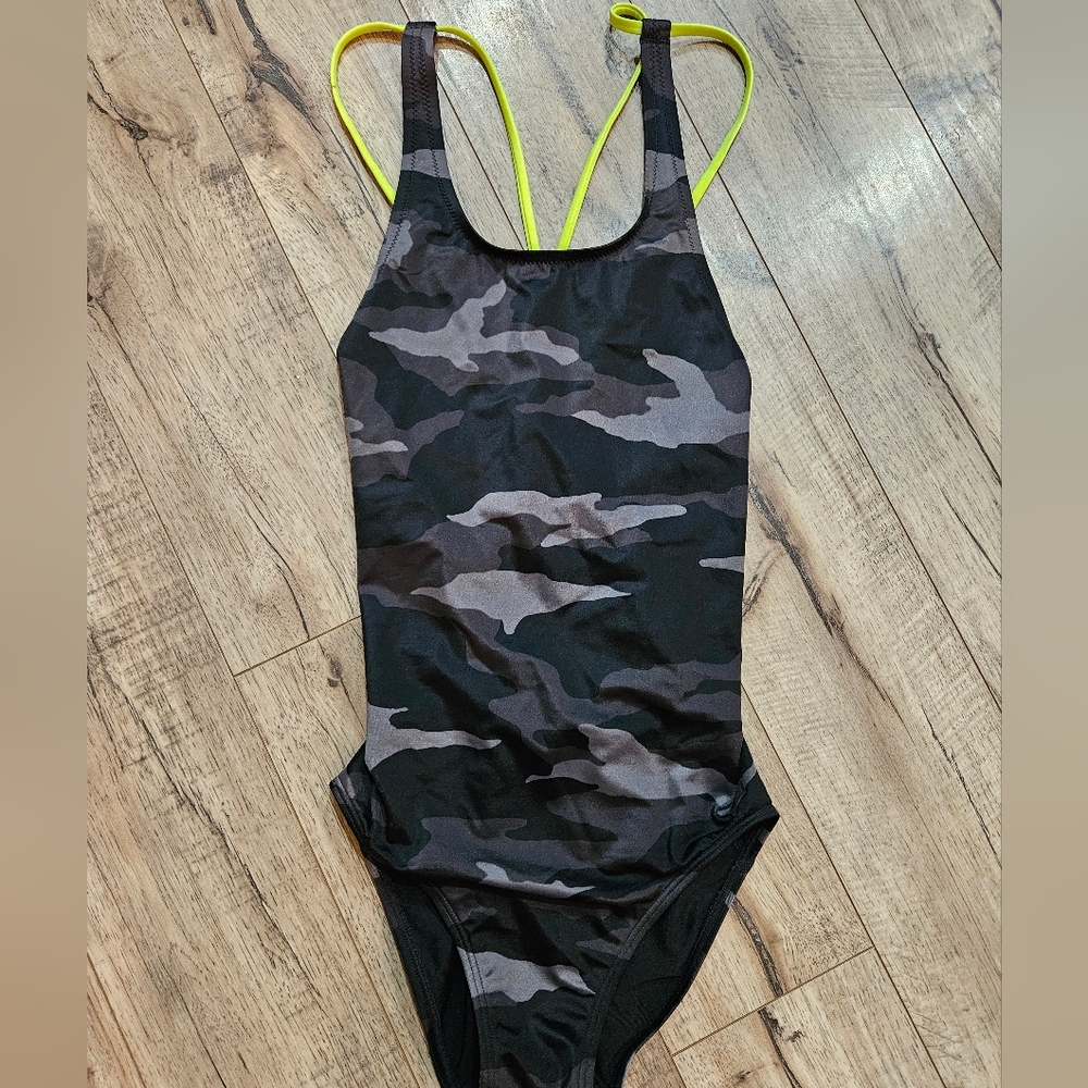 Athleta Freestyle Camo One Piece size 24 NWT